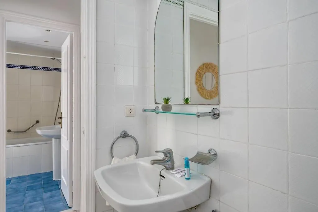 Apartment Ferienwohnung Coastal Escape/Family-Friendly 2-Br With Seaview Mijas