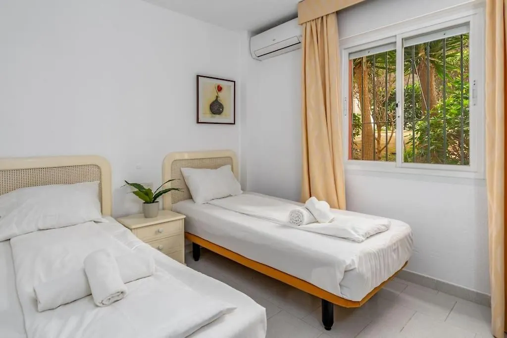 Ferienwohnung Coastal Escape/Family-Friendly 2-Br With Seaview Mijas 0*,  Spanien