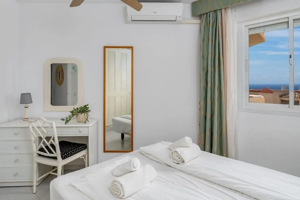 Ferienwohnung Coastal Escape/Family-Friendly 2-Br With Seaview Mijas 0*,  Spanien