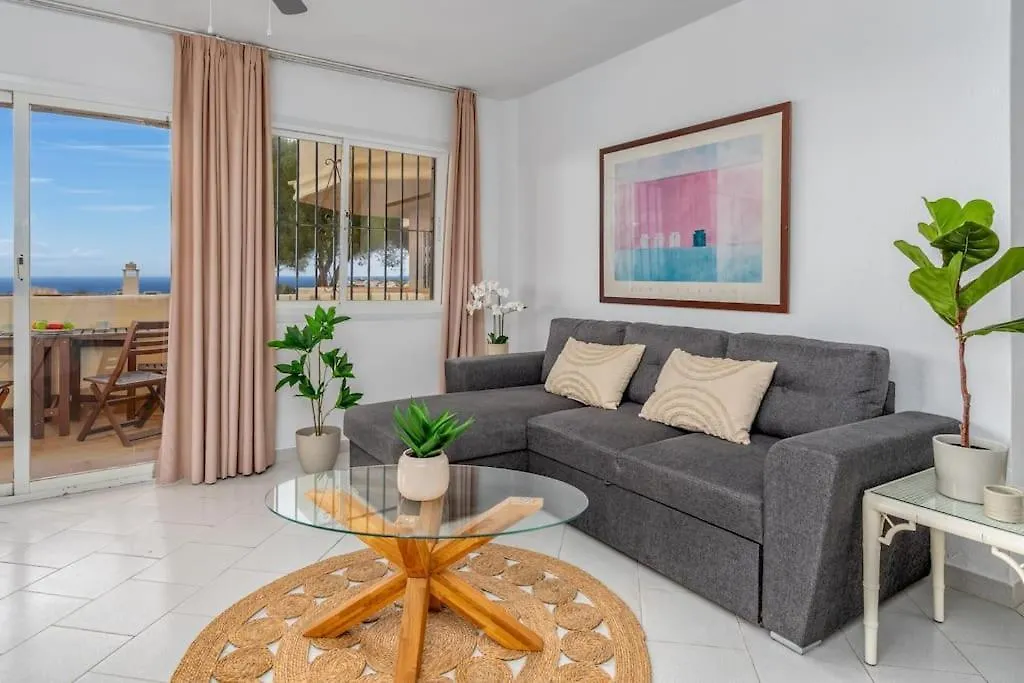 Ferienwohnung Coastal Escape/Family-Friendly 2-Br With Seaview Mijas