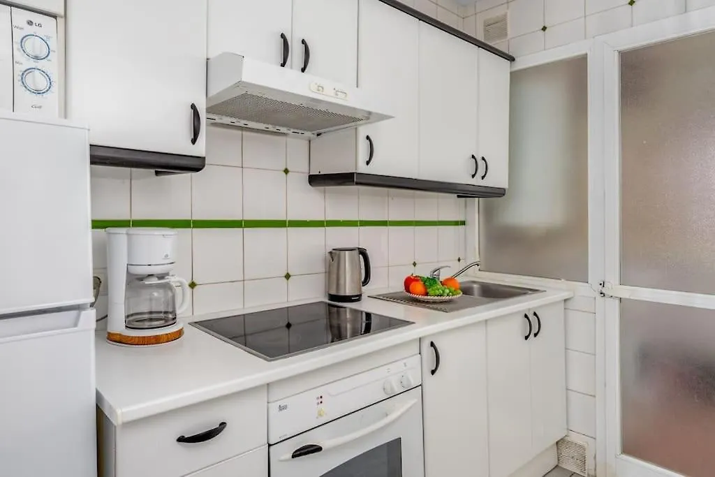 Coastal Escape/Family-Friendly 2-Br With Seaview Apartment Mijas